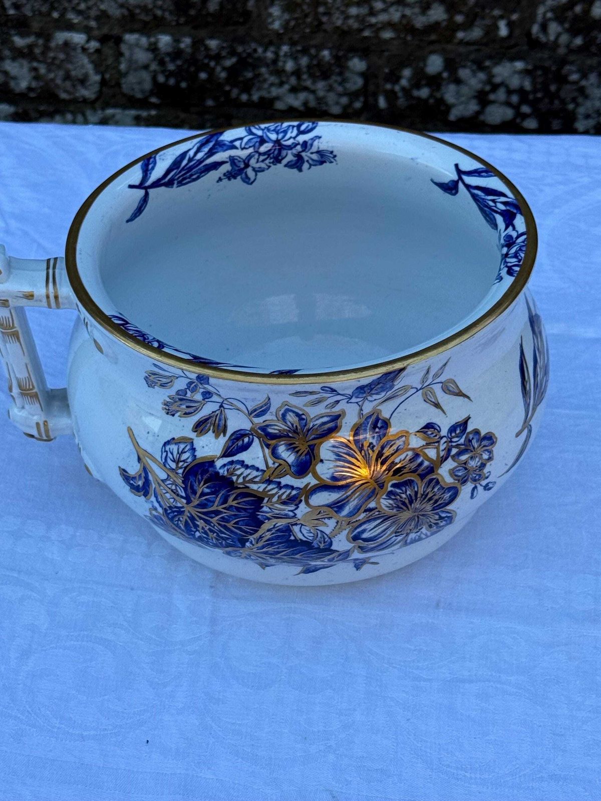 photo vintage Victorian Ashworth Brothers Chamber Pot Blue Floral Gilt Ironstone Antique Planter