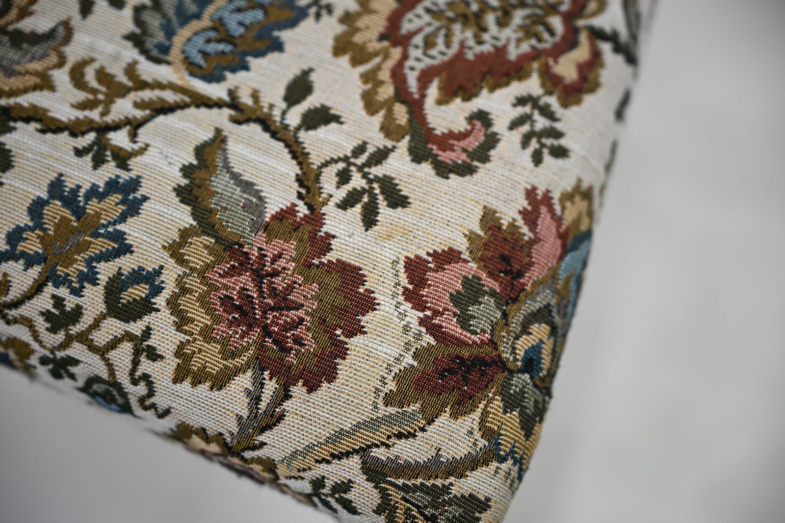 photo vintage 6 Yorke Old Charm Dining Chairs Trellis Fabric Light Oak Frames Free Uk Delivery