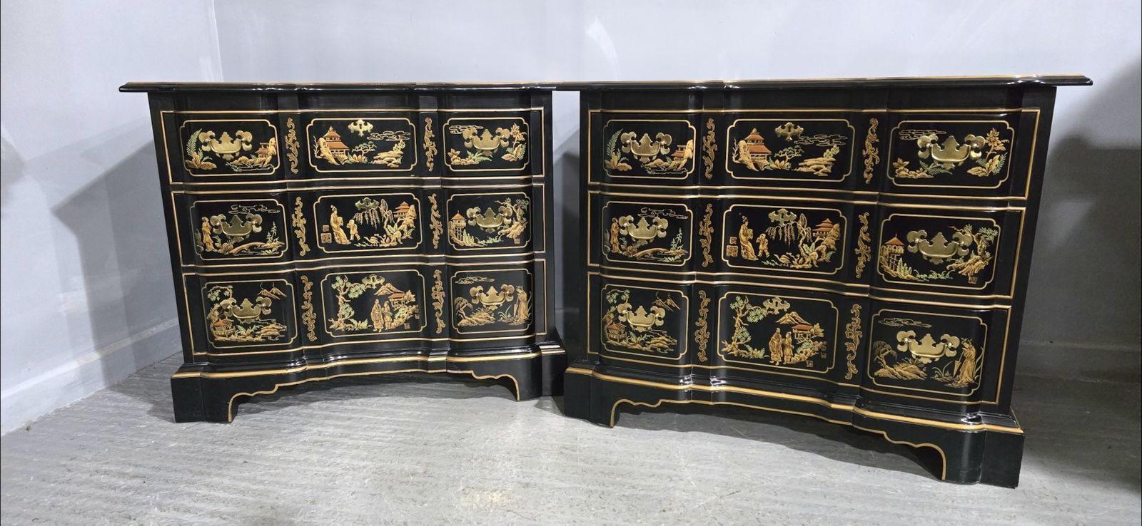 1895.0 Wonderful Pair Chinoiserie Chests Of Drawers photo