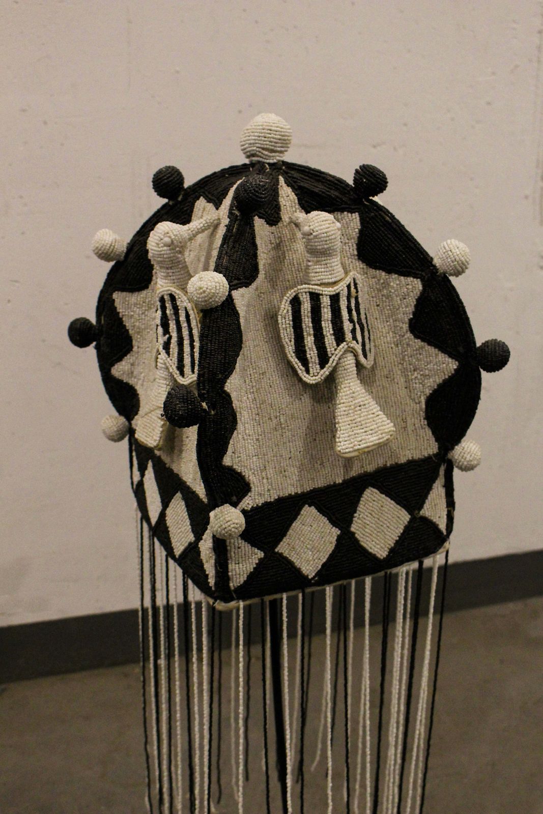 Yoruba Royal Crown Black & White   15.4