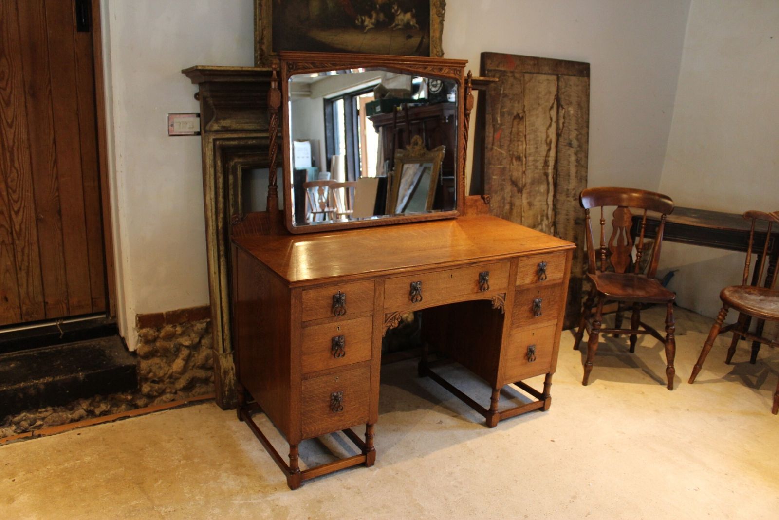 photo furniture Fine Shapland And Petter Oak Arts & Crafts Dressing Table C1900
