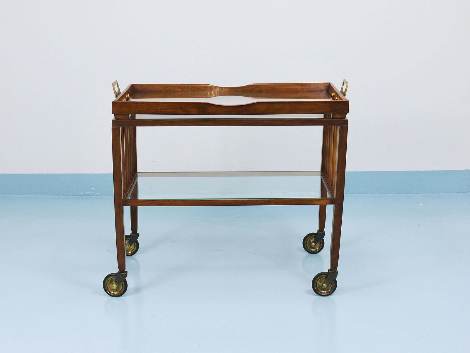 photo vintage Oswald Haerdtl Vienna Modernism Walnut & Brass Bar Cart, Serving Trolley, 1950s