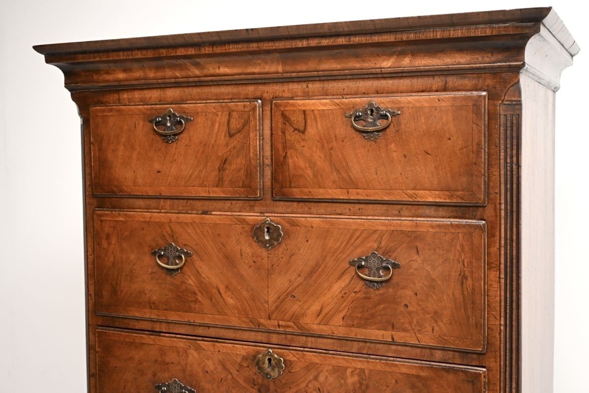 photo vinterior Antique Figured Walnut Chest On Chest Of Drawers