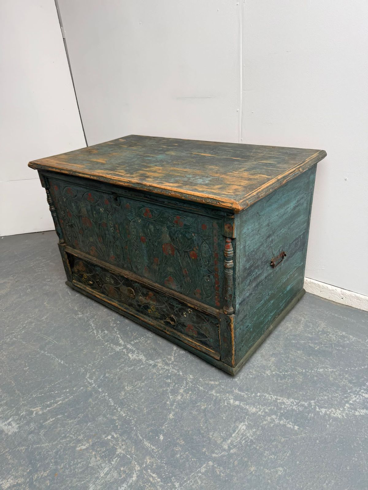 A Truly Amazing Genuine Hungarian Georgian Painted Teal Large Mule Chest photo vinterior