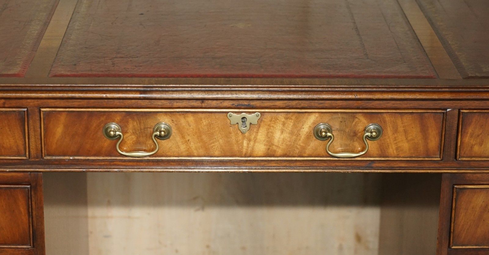 Lovely Bevan Funnell Mahogany Partner Desk Oxblood Gold Leaf Tooled Leather Top photo vinterior