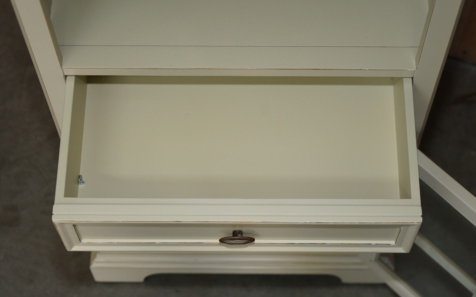 photo vinterior Lovely Decorative Cream French Country Display Cabinet Cupboard With Drawer