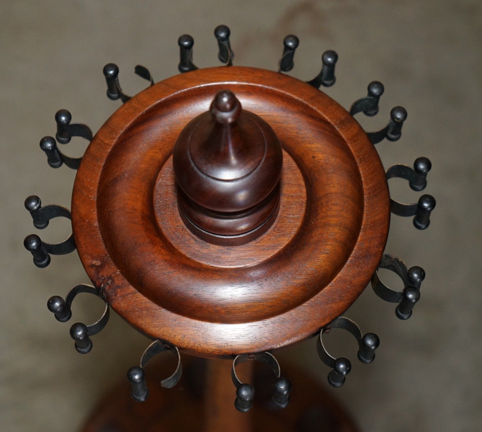 photo furniture Fine Antique 1880 Mahogany Snooker Cue Stand With Lions Hairy Paw Carved Feet