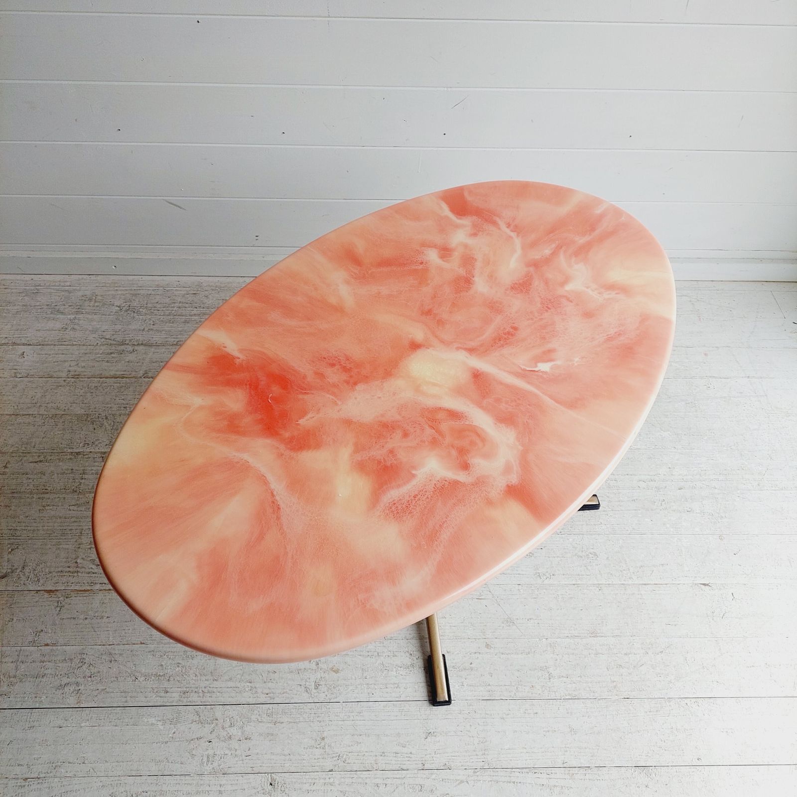 Mid Century Pink Oval Coffee Table Onyx Resin And Gilt Metal X Base, Italy 1970s photo vintage