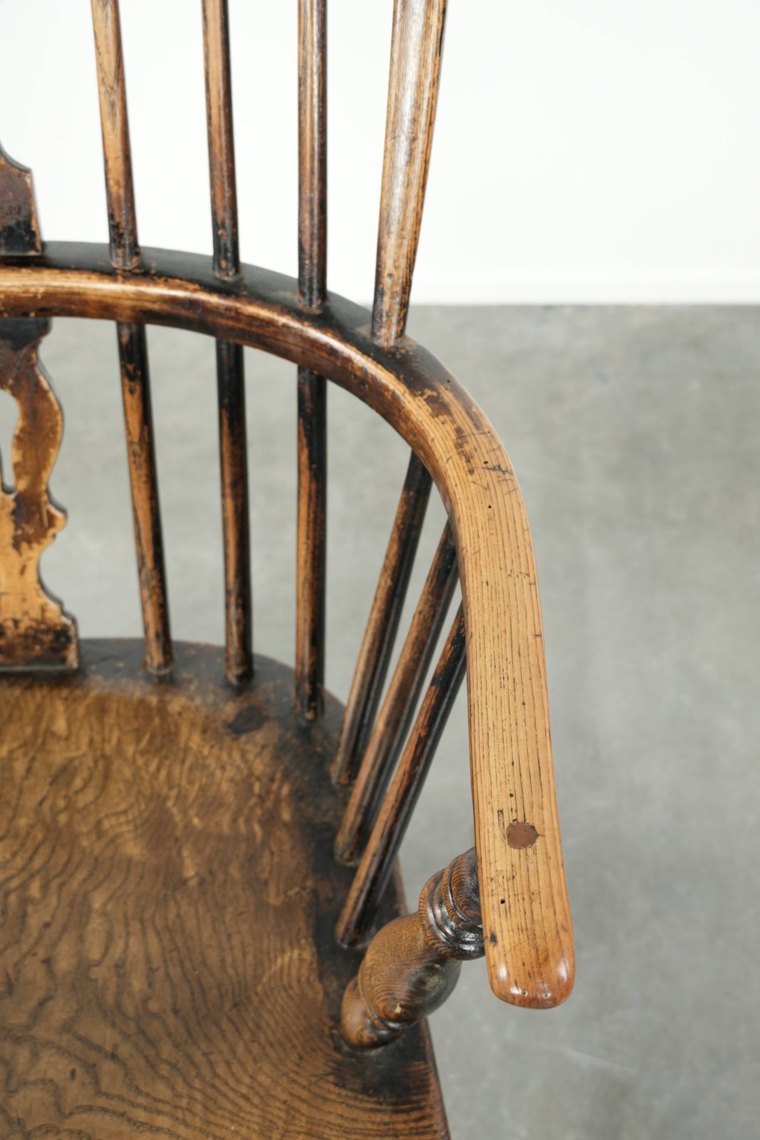 Elegant Antique English Early 19th Century Windsor Highback Chair With A Beautiful Patina And Stunning Colors. photo vintage