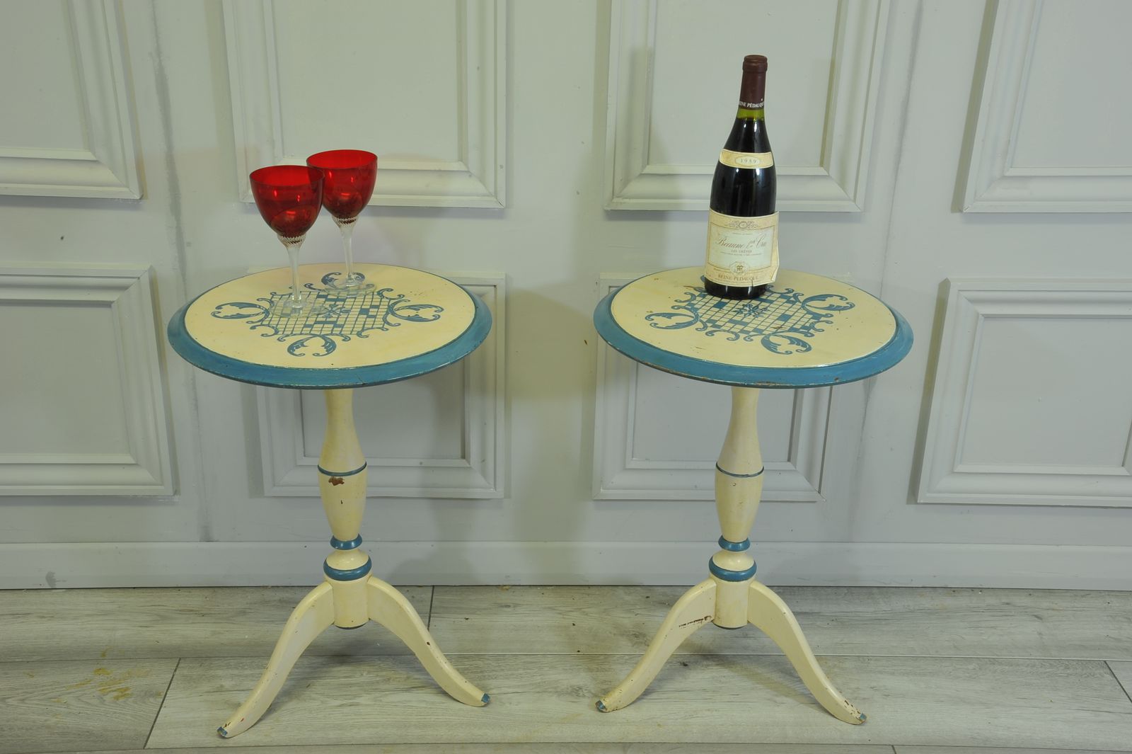 A Pair Of Vintage French Painted Side Bedside Lamp Drinks Tripod Tables