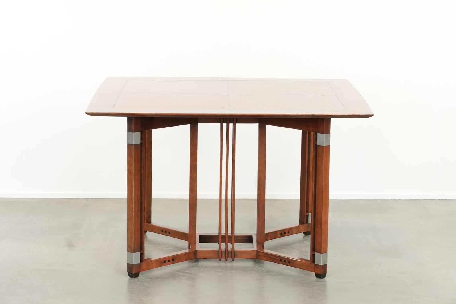Vierkante Art Deco Eettafel Van Schuitema Uit De Decoforma Serie – In Goede Staat En Zeldzaam photo Meubels