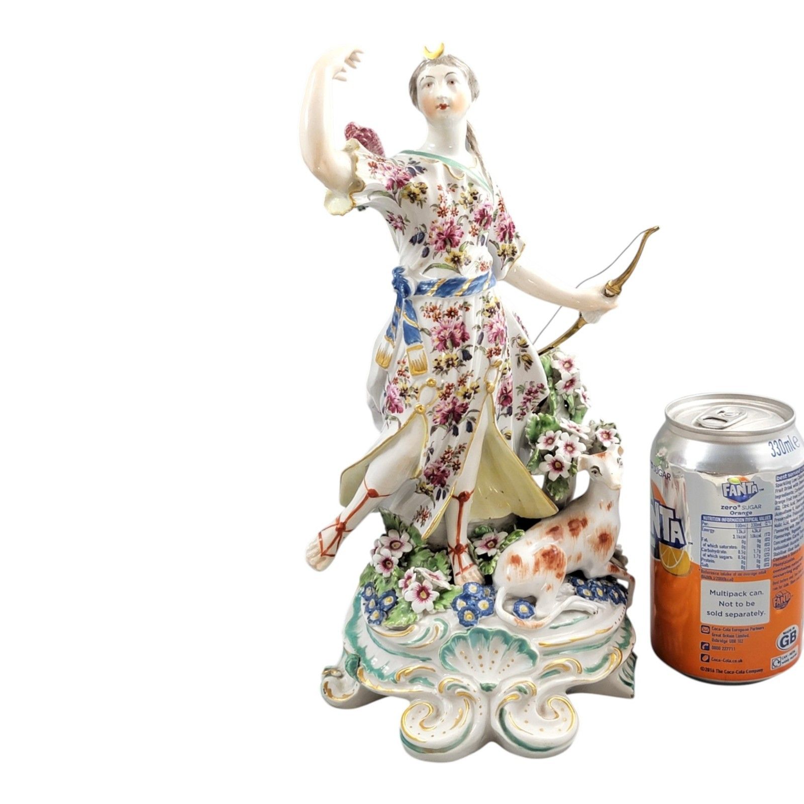 photo vinterior Derby Porcelain Figure Of Diana With A Hunting Dog, Patch Period Circa 1760–1765