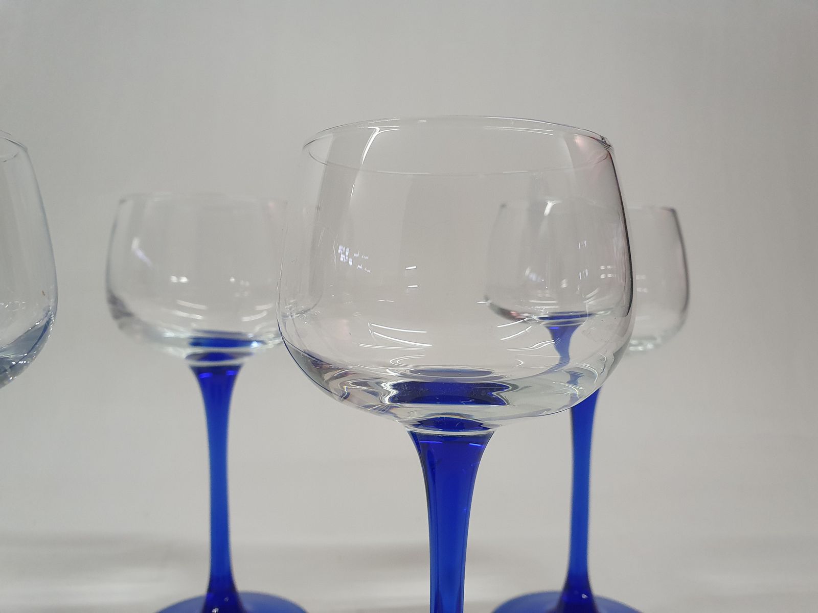 Set Van 5 Vintage Blauwe Wijnglazen Van Luminarc, Frankrijk, Ca. Jaren 1960 photo for sale