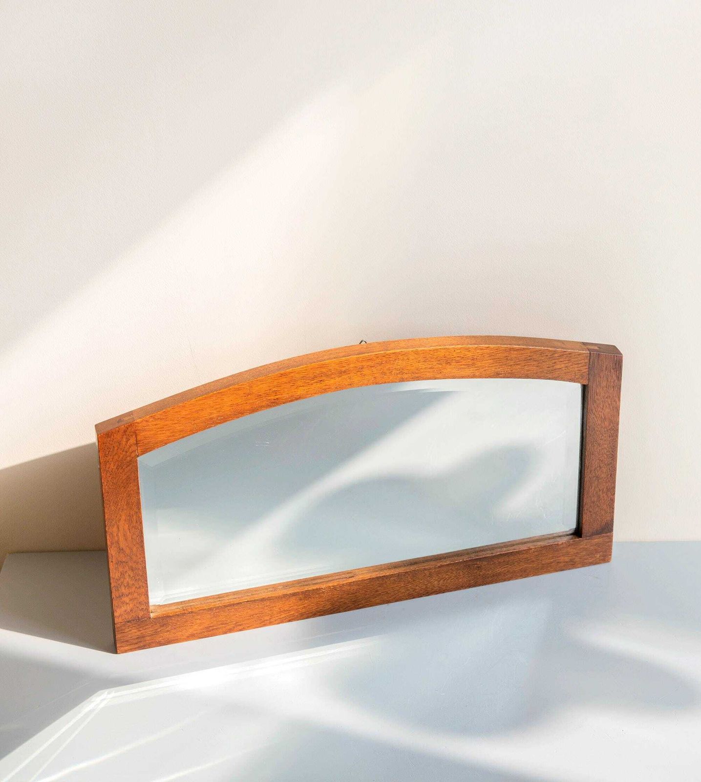 Art Deco Eiken Wandspiegel Met Geslepen Glas – Antieke Gebogen Spiegel photo furniture