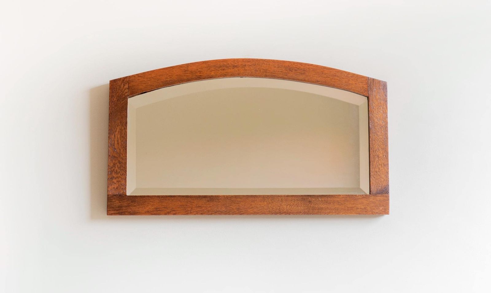 Art Deco Eiken Wandspiegel Met Geslepen Glas – Antieke Gebogen Spiegel photo for sale