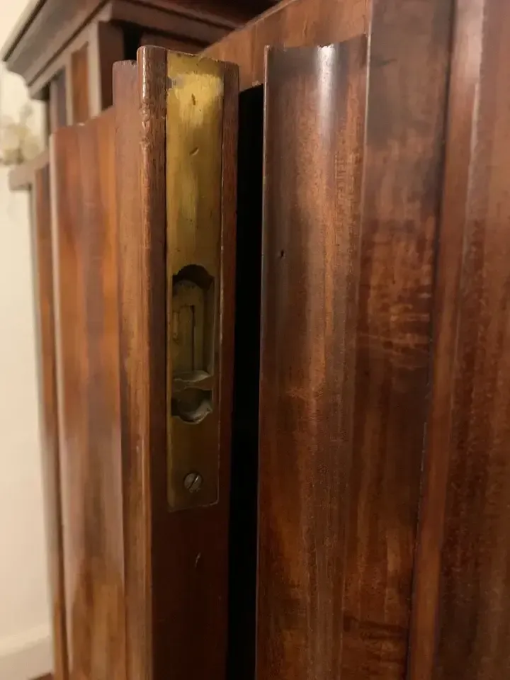 Large Antique Mahogany Wardrobe With Drawers, Shelves & Linen Press Sliders In Good Condition photo vintage