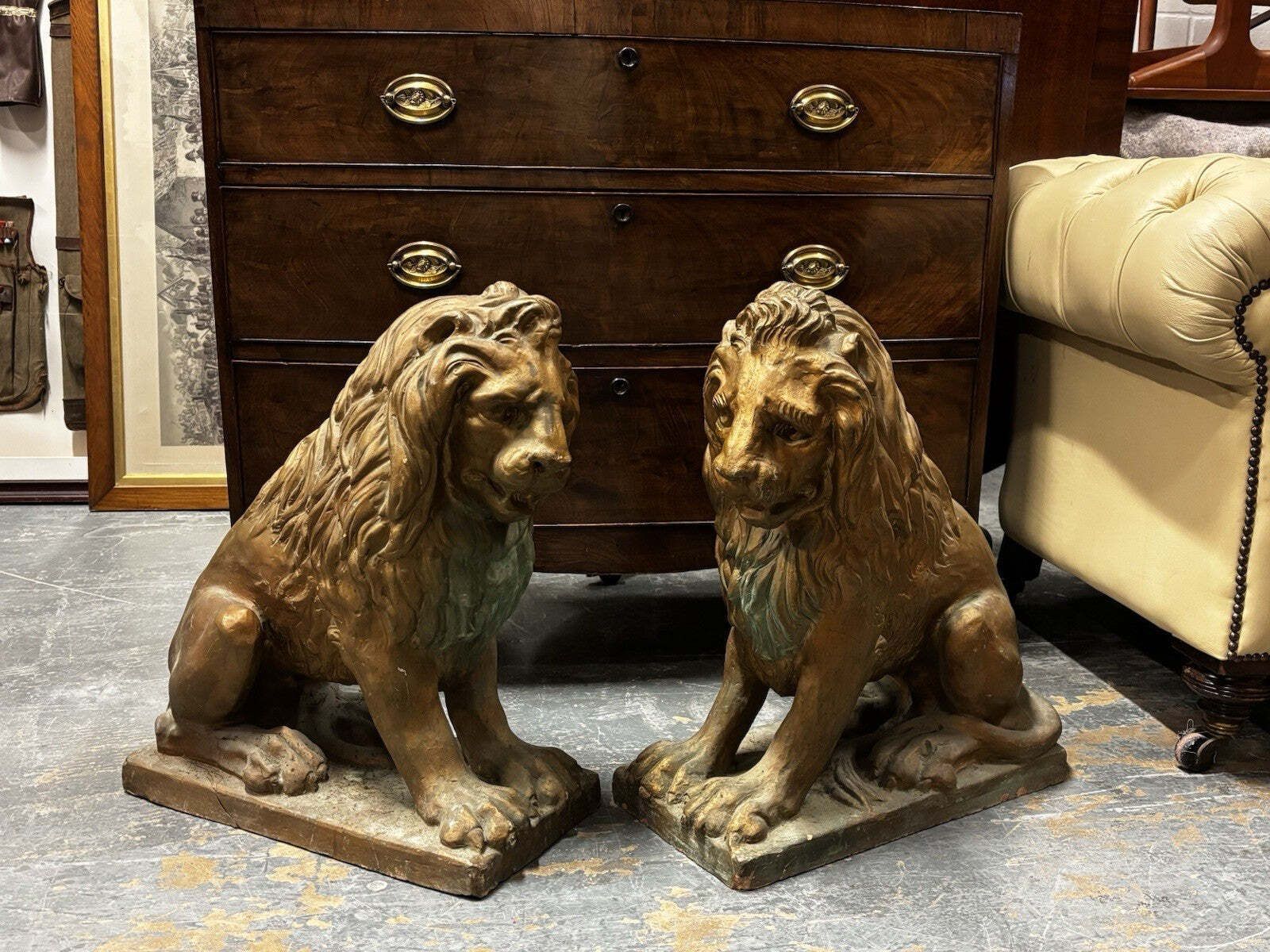 photo furniture Large Pair Of Old Terracotta Garden Lions