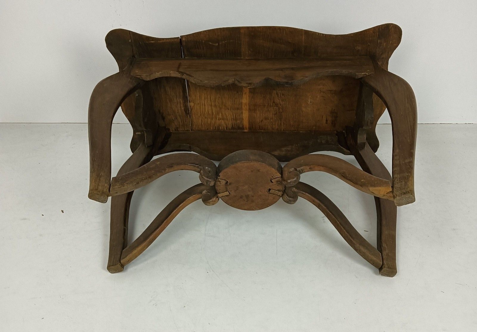Furniture Antique Small Side Coffee Occasional Table Carved Wood Barn Farmhouse Style photo