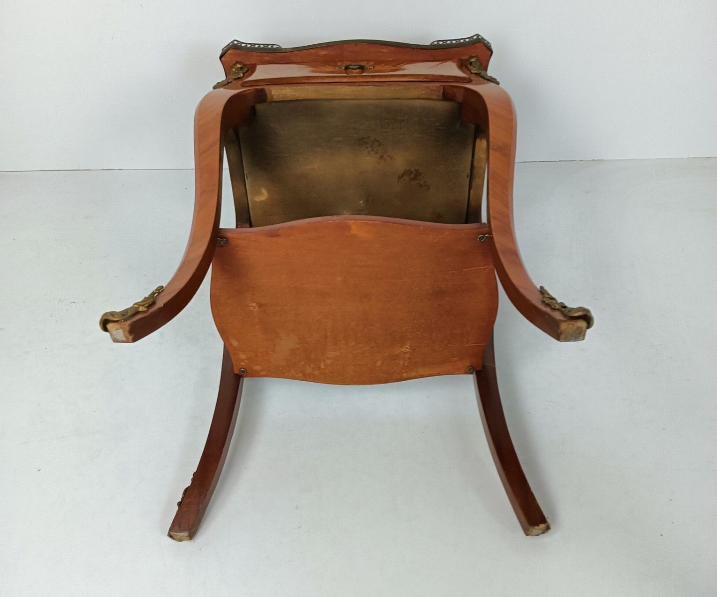 photo furniture Gorgeous Marquetry Inlay Lamp Table Cabinet Wood Italian End Table Ormolu Brass