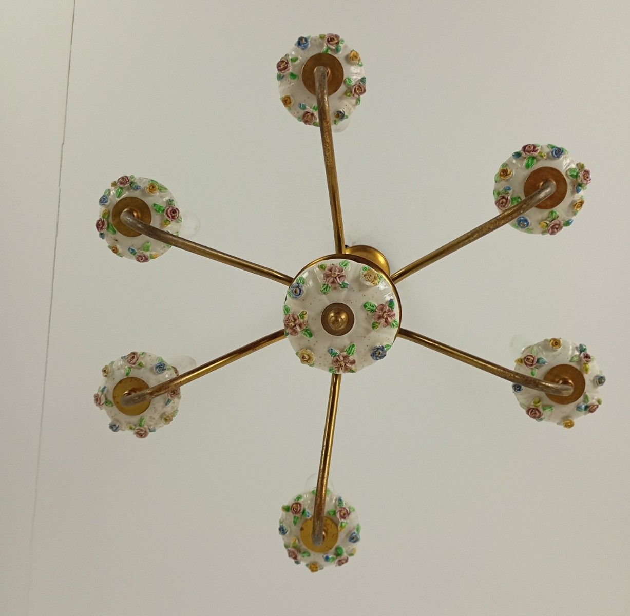 photo furniture Italian Chandelier Porcelain Lots Of 3d Flowers Romantic Capodimonte Style  Vint
