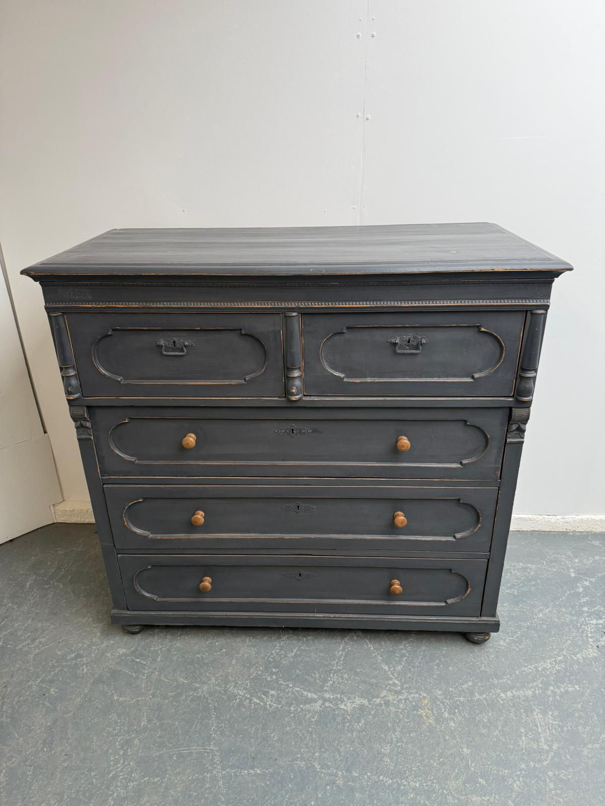 A Genuine Pine Victorian Light Grey Massive 5 Drawer Chest Of Drawers photo Furniture