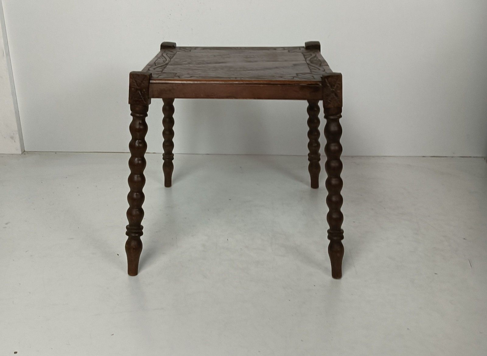 Antique Side Occasional Coffee Tea Table Hand Carved Wood Gorgeous Etched Patter photo 335.0