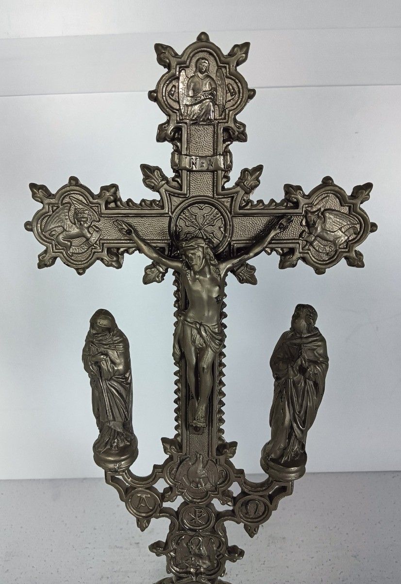 Standing Crucifix Cross Saint John Saint Mary Magdalene Golgotha Apostles Spelte photo vinterior
