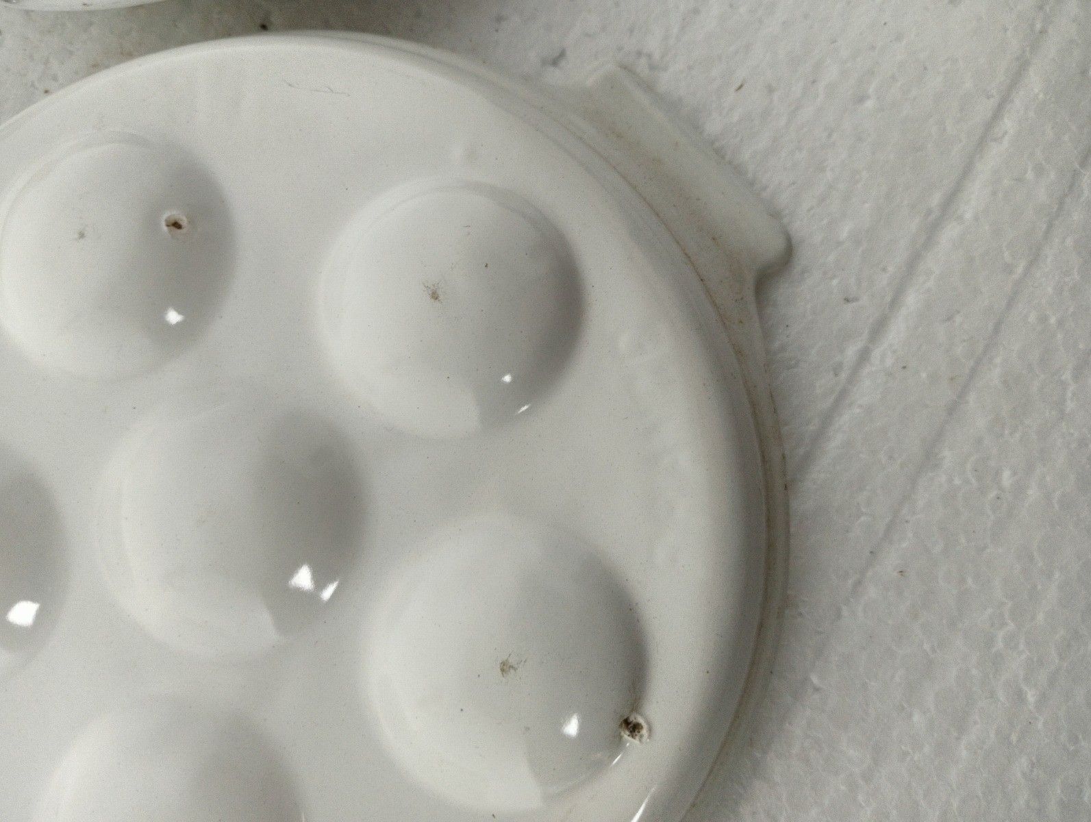 Le Creuset 12 Hole White Escargot Dish Enamel Cast Enamel French Snail Plates Se photo 107.0