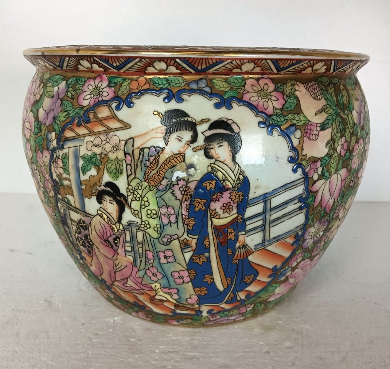 Vintage Chinese Porcelain Enamel Koi Fish Bowl Planter Vase Flowers Cachepot Han photo vinterior