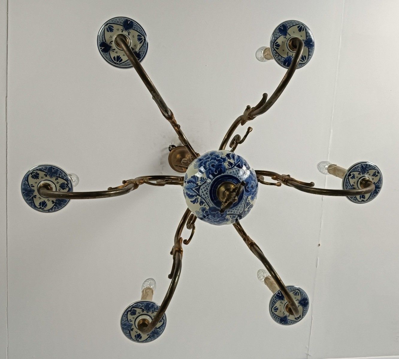 Delft Chandelier Blue White 6 Lights Arm Brass Porcelain Vintage Barn Style photo 898.0