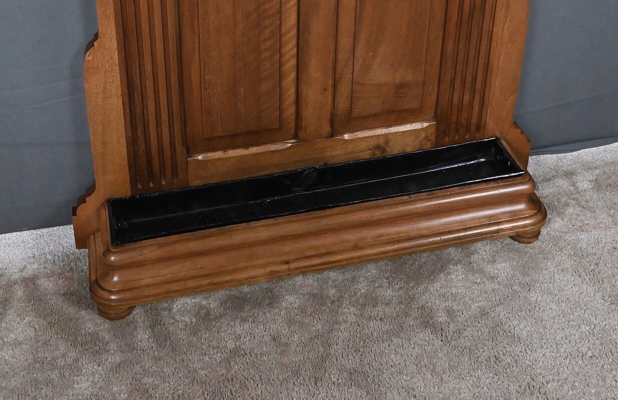 2220.0 Oak Coat Rack/Cloakroom – 1900 photo