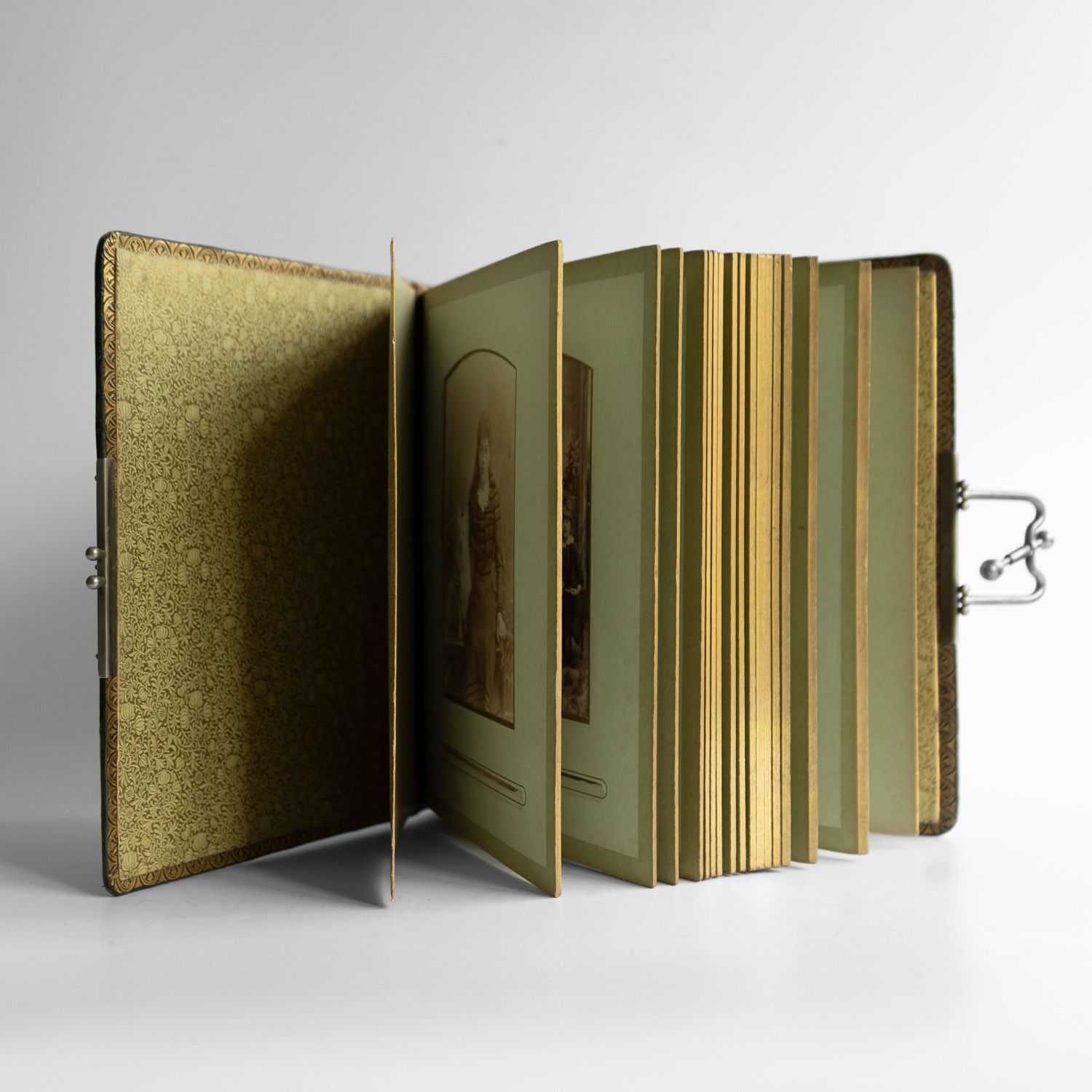 Antique Victorian Green Crocodile Skin Leather Photograph Album And Contents photo vinterior