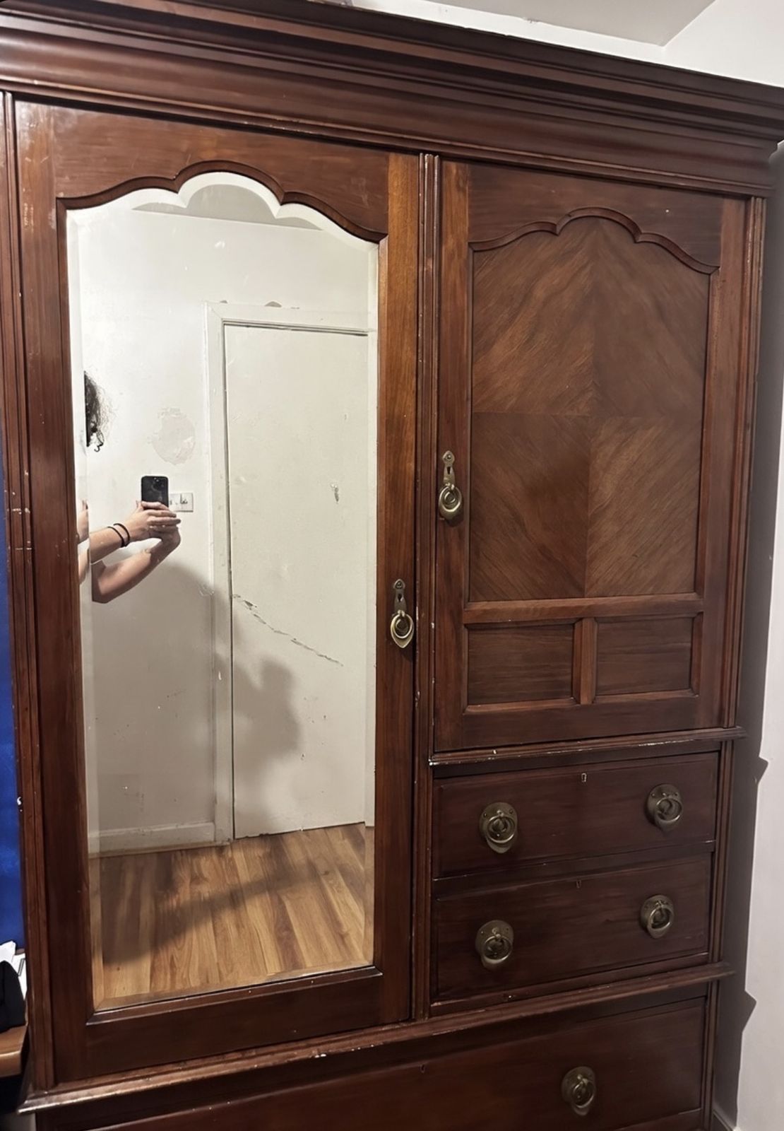 Beautiful Mahogany Waring And Gillow Gentleman Wardrobe.