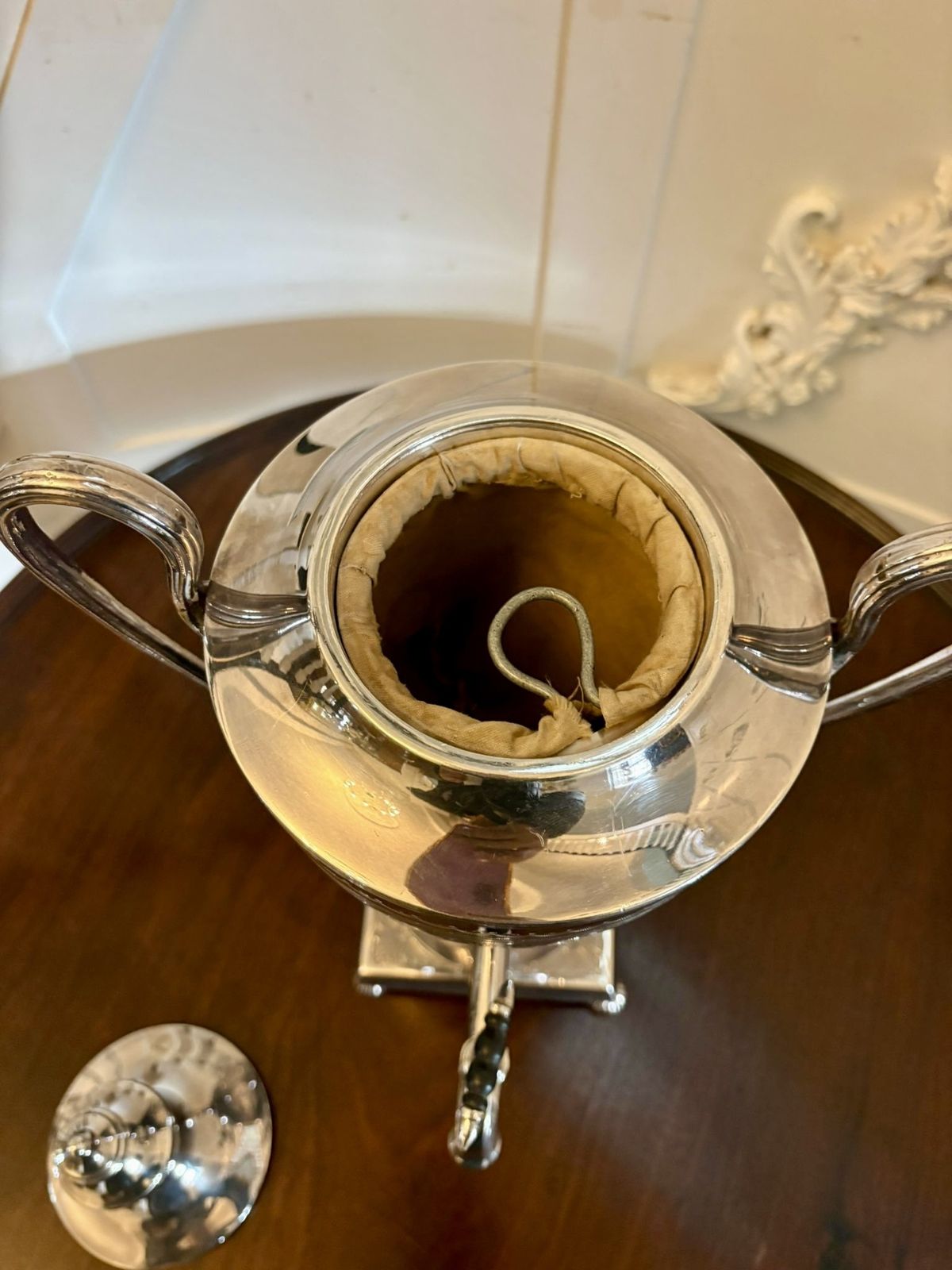 1085.0 Antique 19tth Centuryt Walker & Hall Sheffield Silver Plated Tea Urn photo