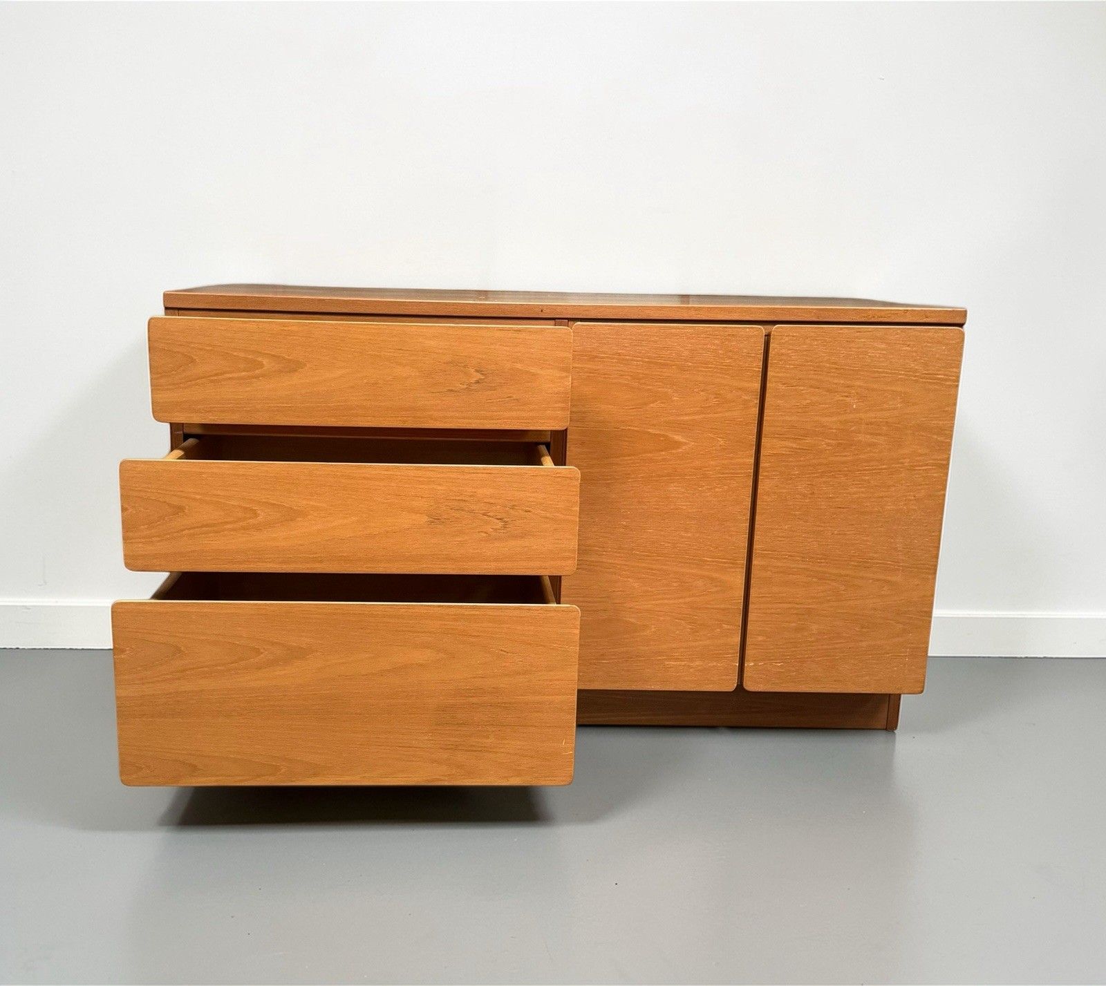 Vintage Robert Heritage For Beaver And Tapley Teak Sideboard Media Unit C1970s photo for sale