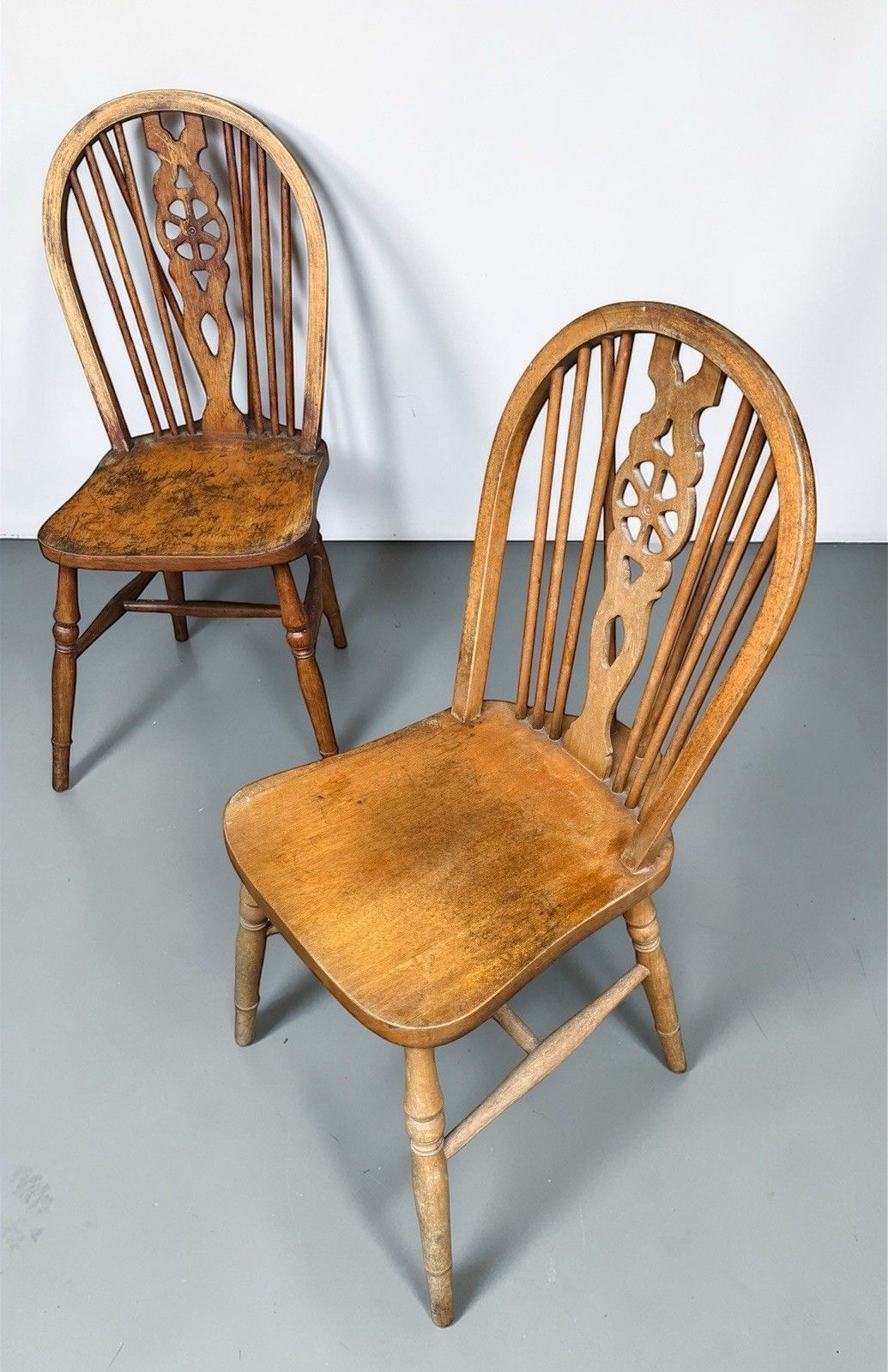 Antique Set Of Four Elm And Beech Windsor Wheelback Dining Chairs C1940s photo 125.0