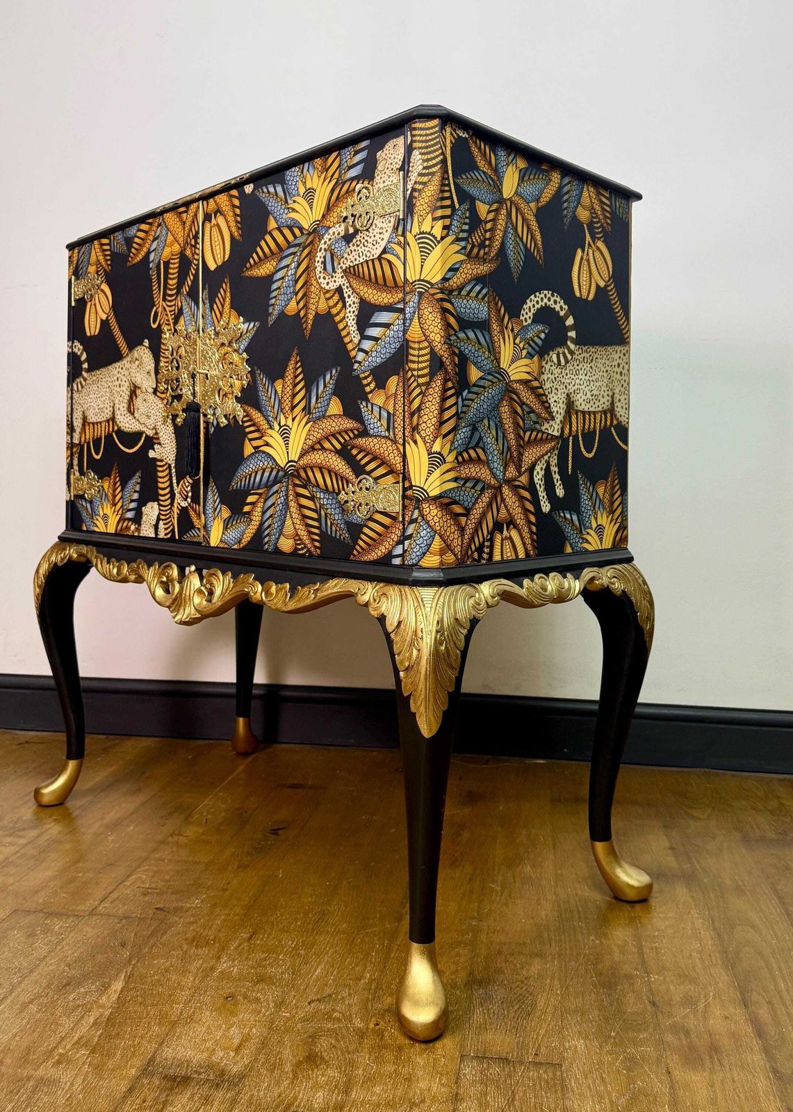 Queen Anne Leopard Drinks Cabinet | Bespoke Chinoiserie /Botanicle Cocktail Cabinet | Luxury Vintage Statement Bar photo Furniture