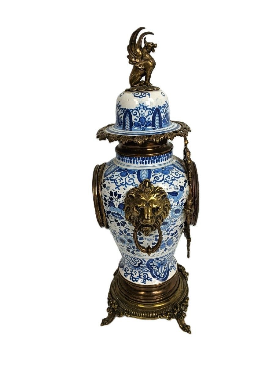 Garniture Set Of 3 Mantle Pieces Clock Two Candelabras Porcelain Delft Blue Whit photo vintage