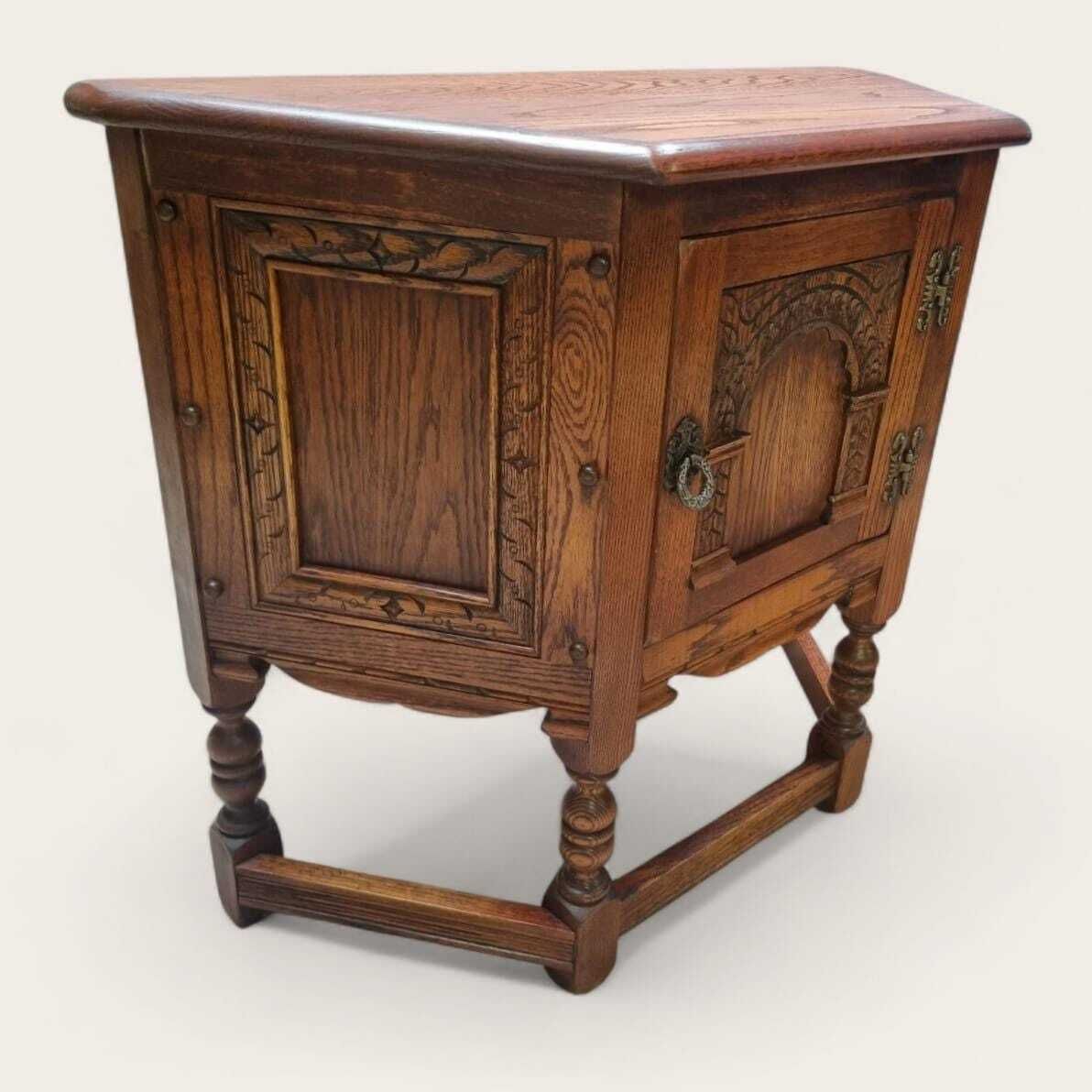 Vintage Old Charm Wood Brothers Canted Side Cabinet / Carved Oak / C1970 photo vinterior