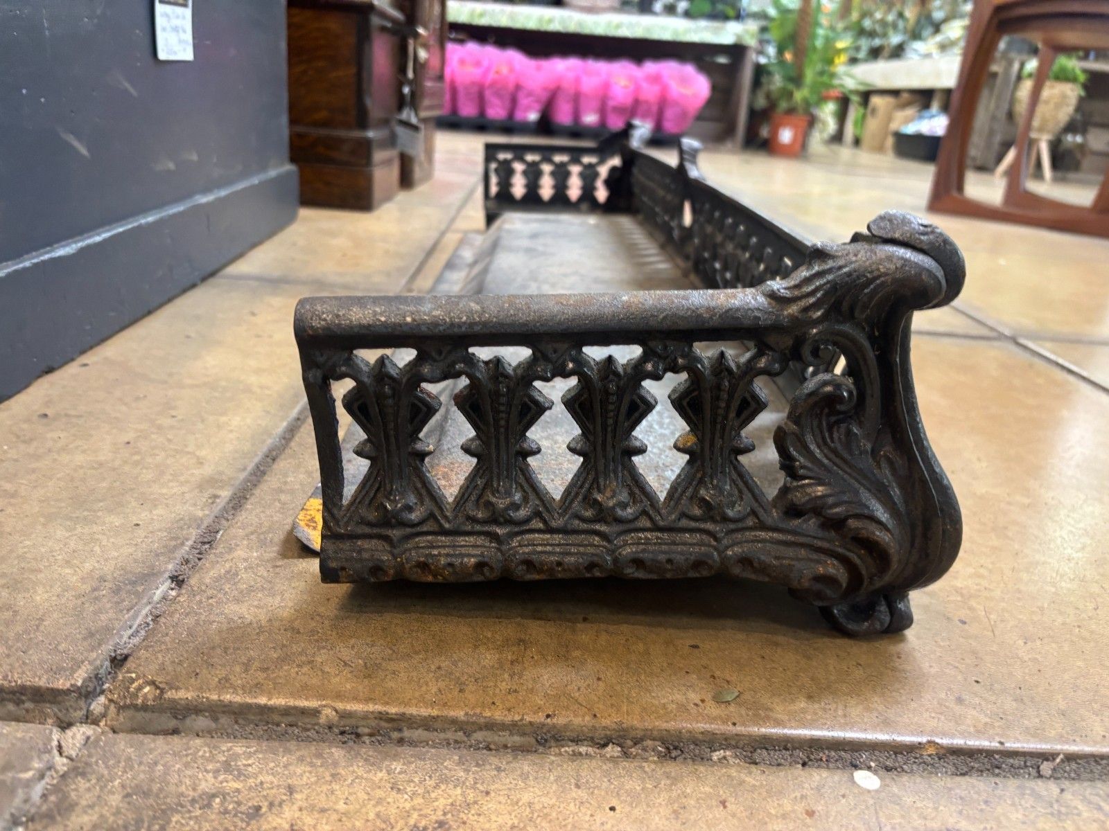 photo furniture Antique Victorian Cast Iron Fireplace Fender/ Kerb