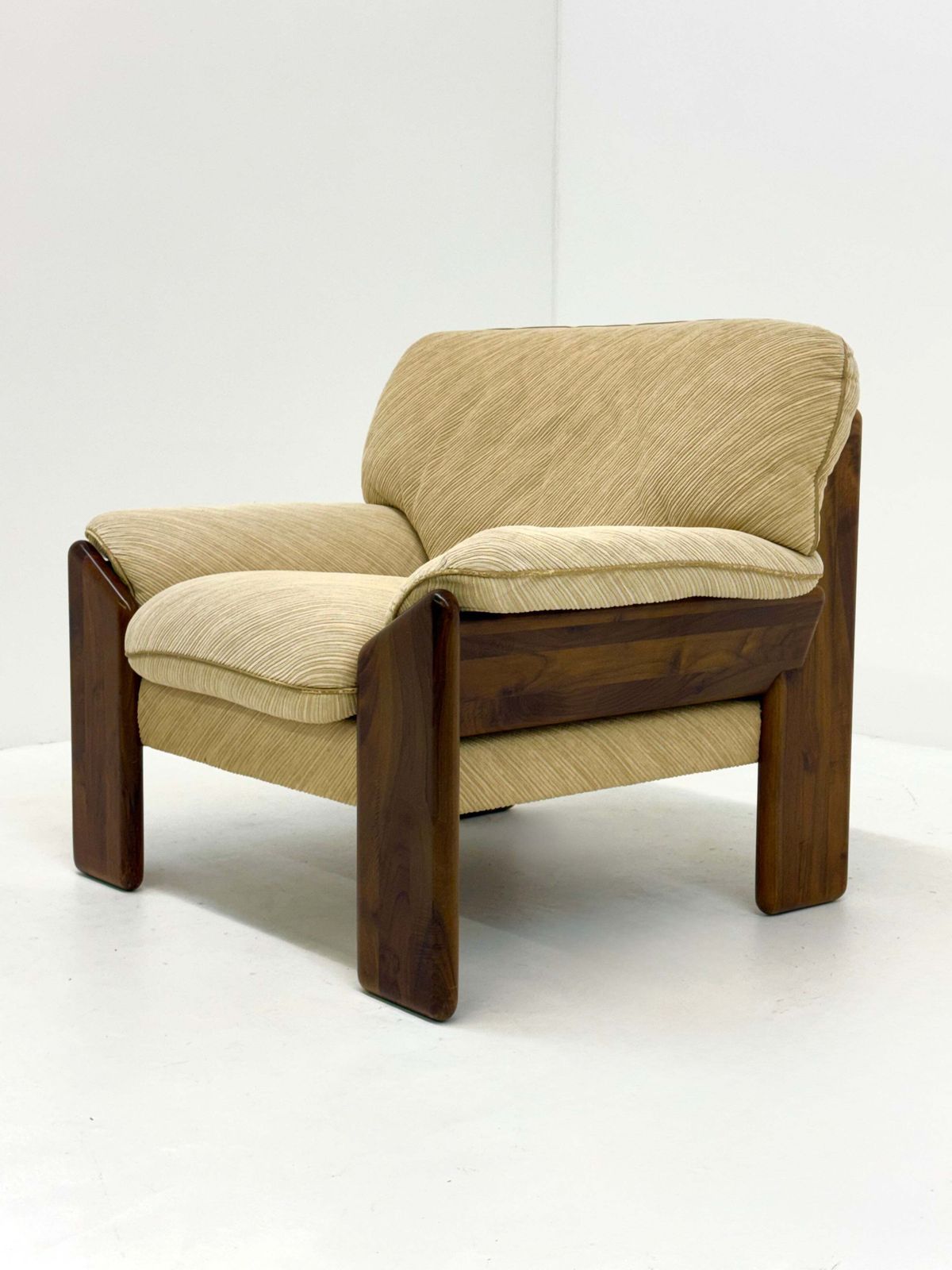 Sapporo Fauteuils Van Mario Marenco Voor Mobil Girgi photo furniture