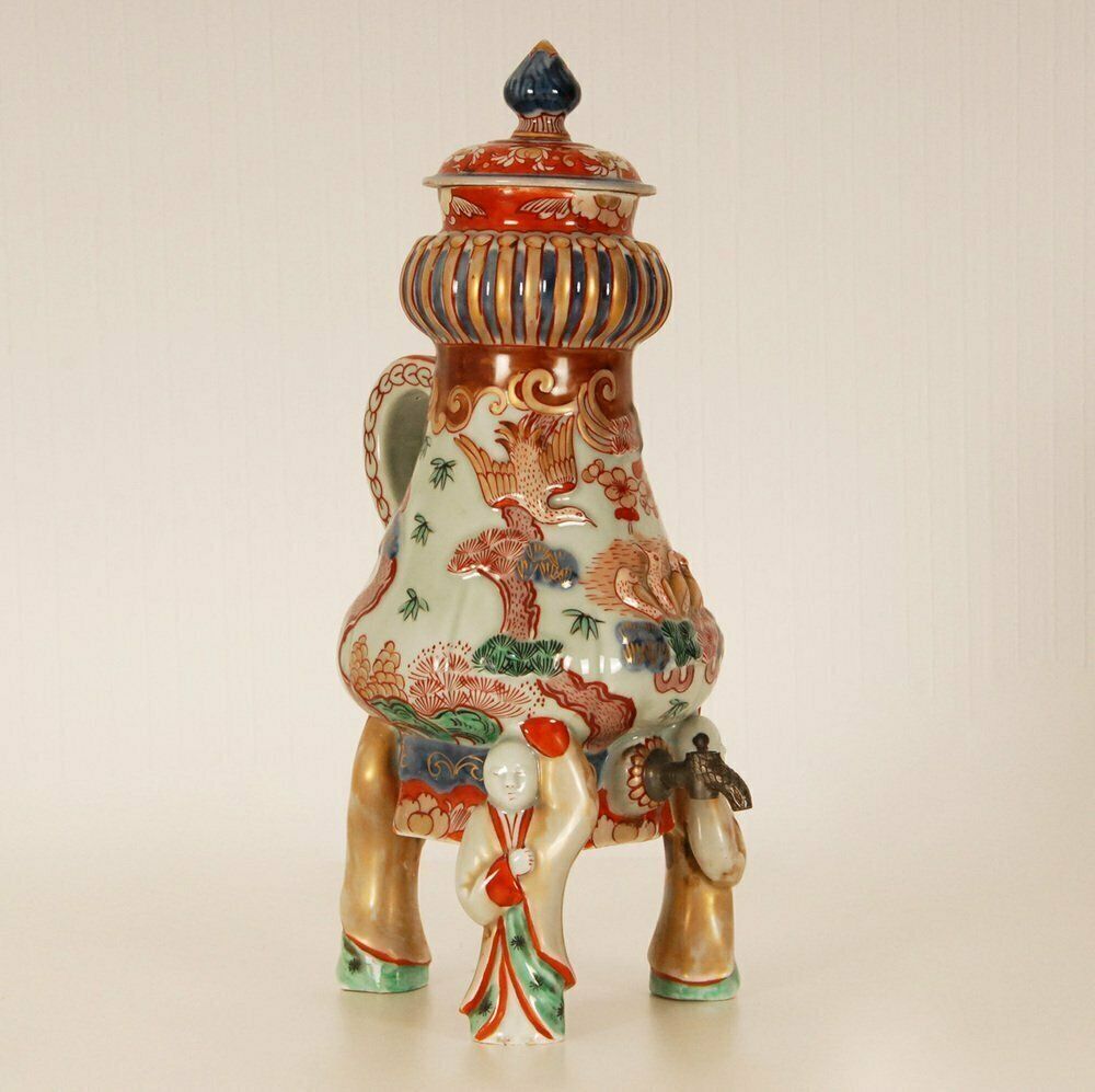 photo furniture Antique Japanese Ceramic Coffee Pot In Porcelain Arita By Samson Paris, 1600s