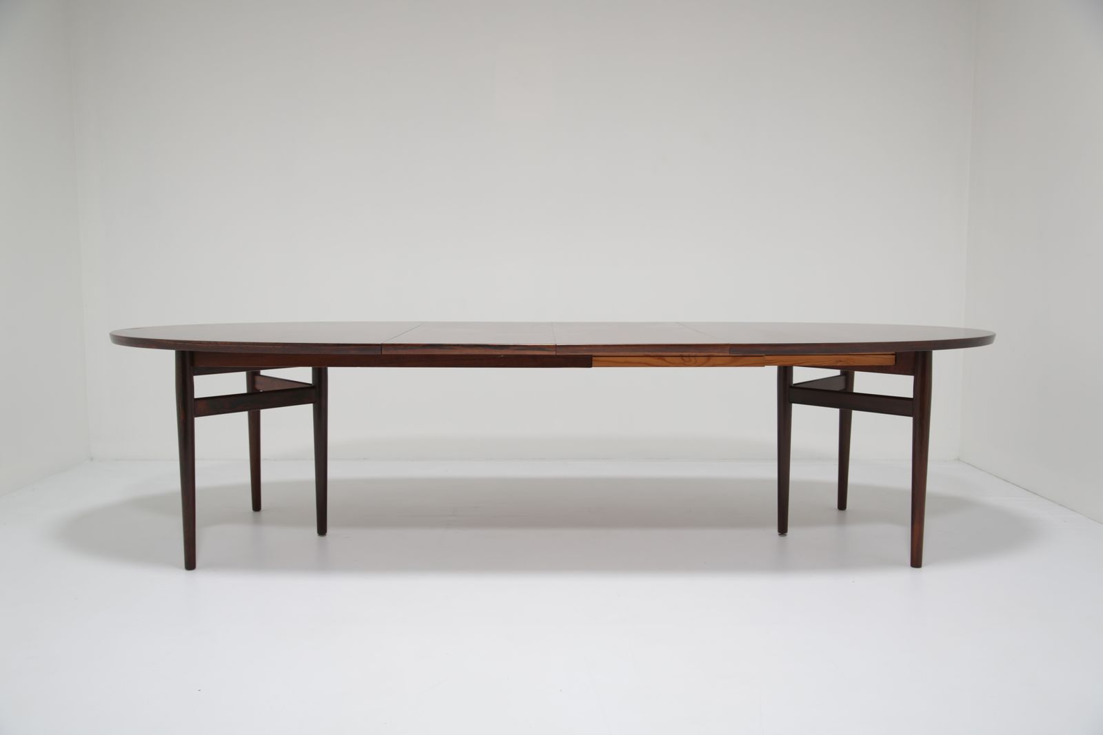 Arne Vodder Model 212 Figured Rosewood Dining Table: 10 Seater Extending 10 Seater For Sibast Mobler, 1960s photo for sale