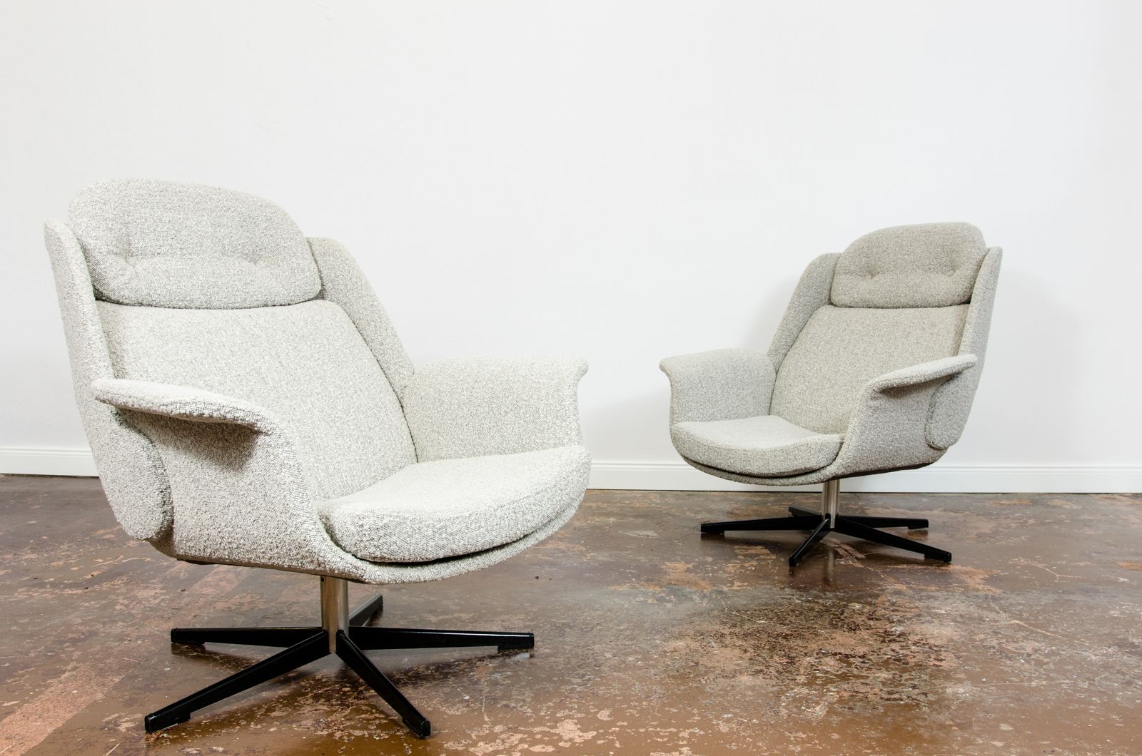 photo for sale Vintage Large Swivel Chairs "B7041" From Zpm Radomsko, Poland, 1970