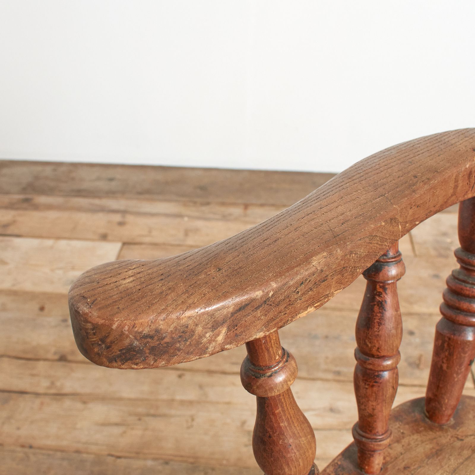 Antique Windsor Farmhouse Chair – Spindle Back photo vinterior