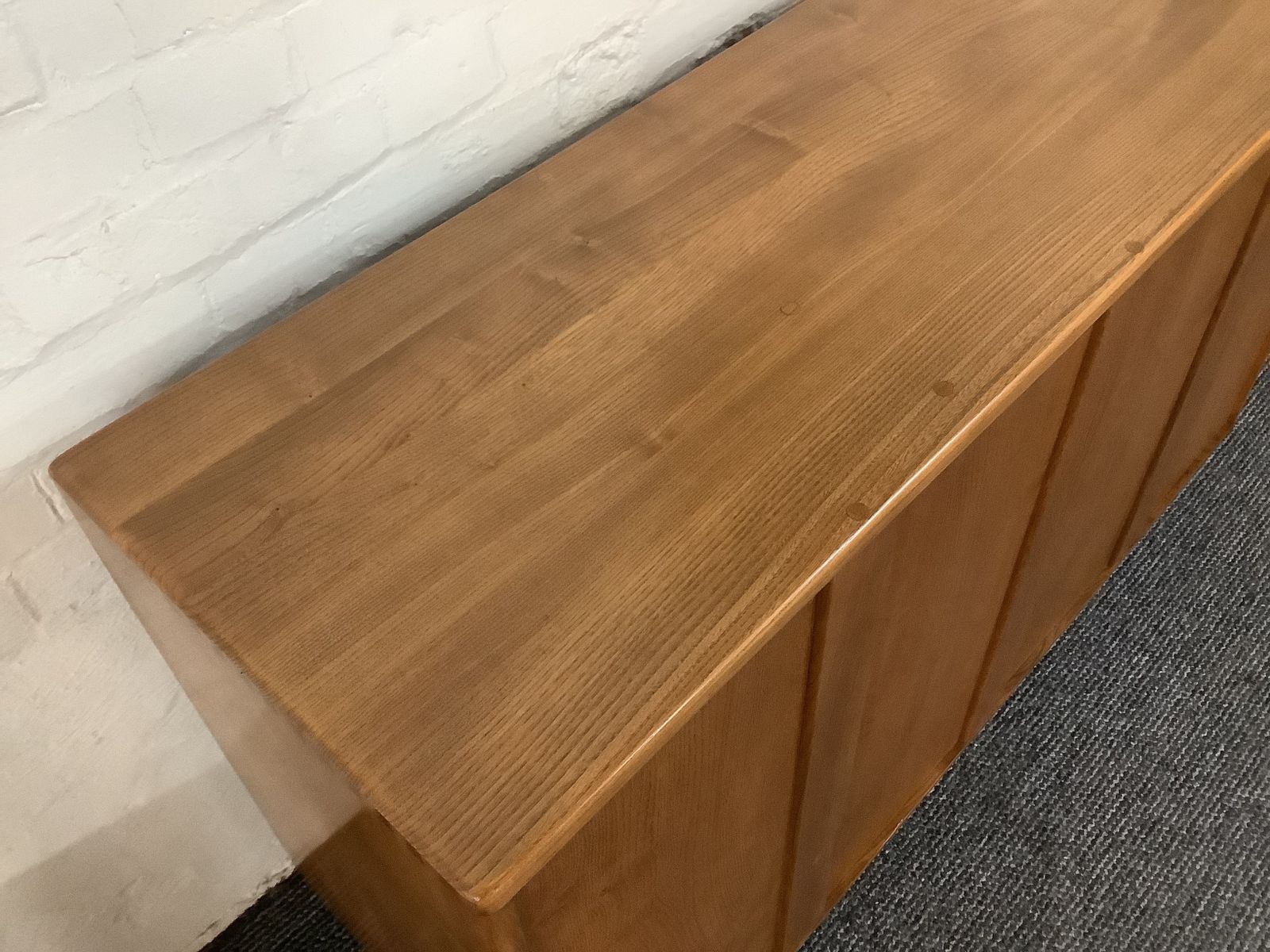 Furniture Ercol Windsor 468 Sideboard In Excellent Original Condition. photo