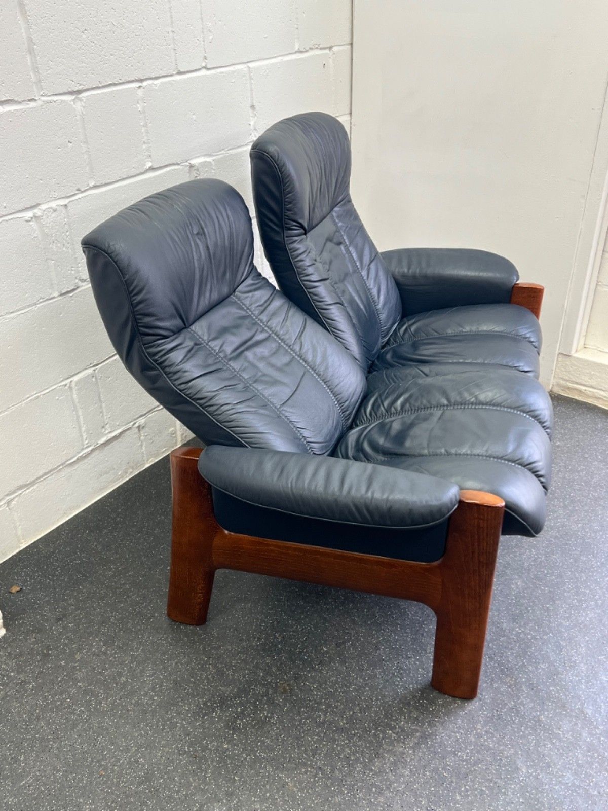 Vintage Ekornes Leather And Teak Montana Stressless Sofa Retro (Delivery Availab photo furniture