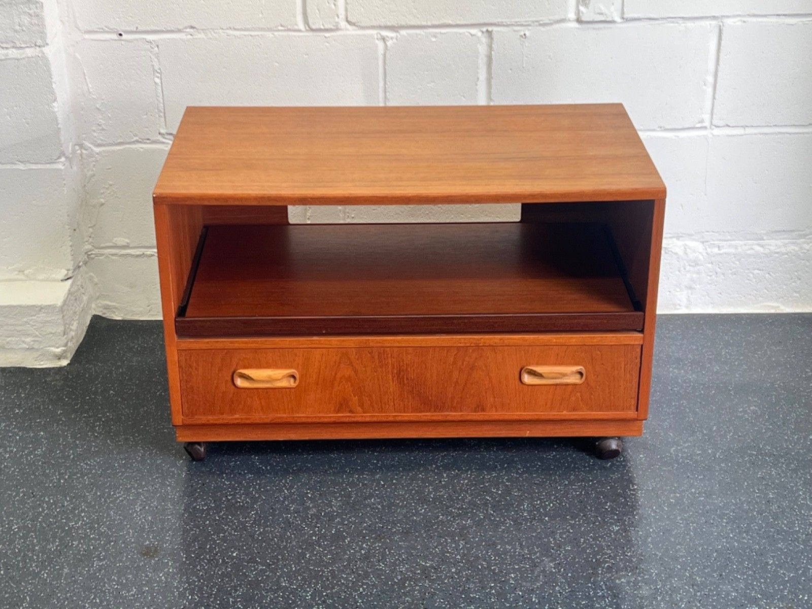 G Plan Media Cabinet Tv Stand Midcentury Vintage Teak 1960s (Delivery Available) photo 395.0