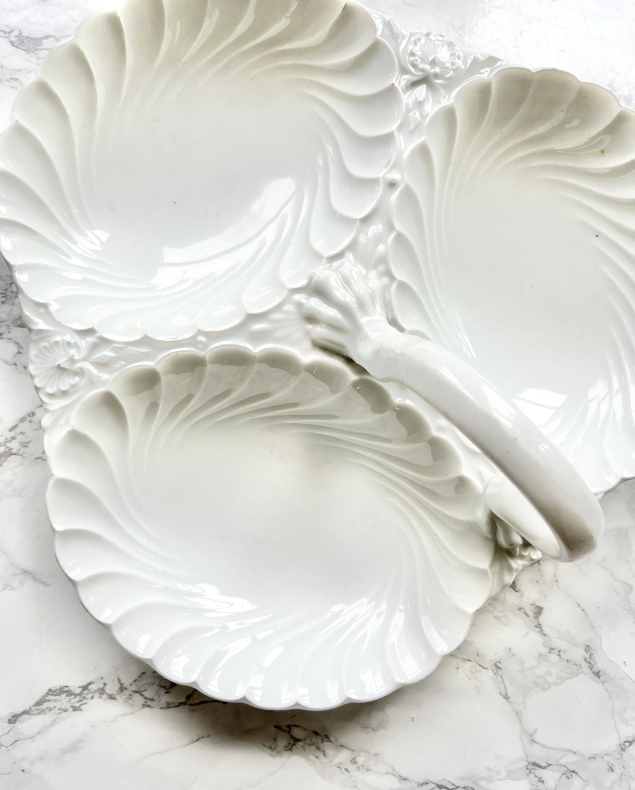 Compartmented French White Porcelain Scallop Decoration Lion Paw 1830 Hand Molded Ironstone Beggar Jewelry Display Nibble Bonbon Dish photo vinterior