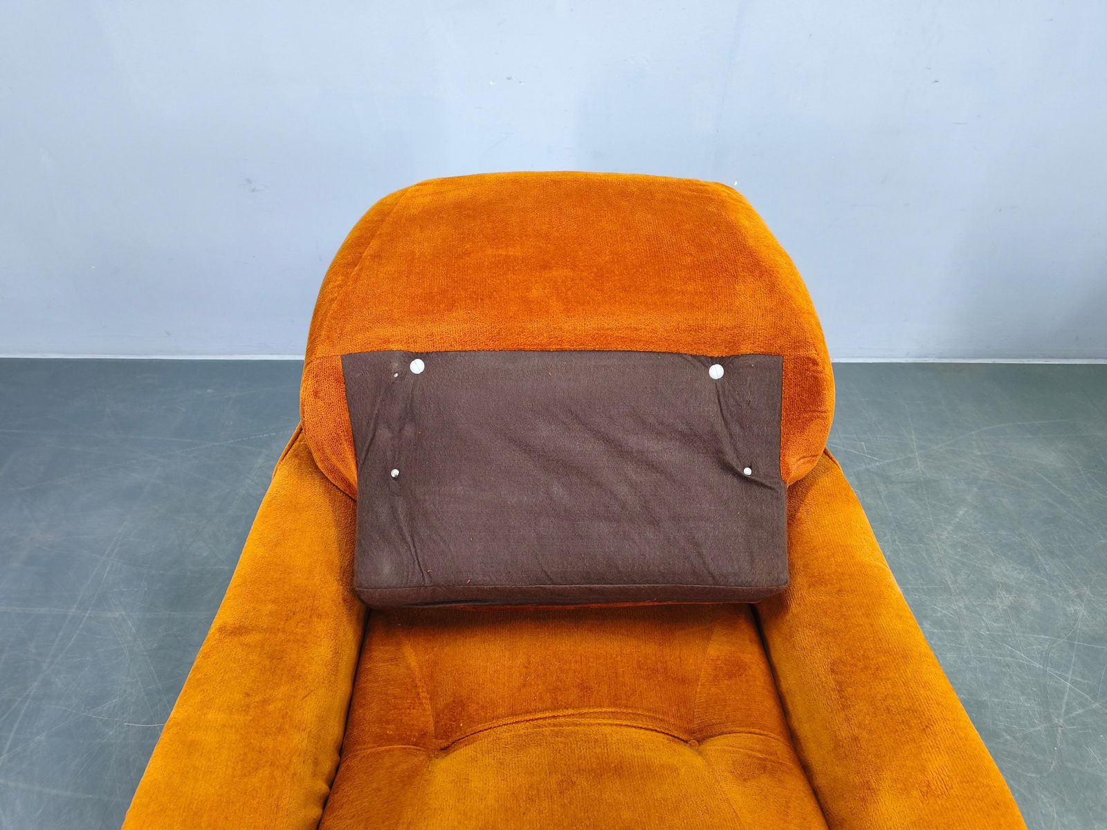 photo vinterior Pair Of Italian Space Age Lounge Chairs, Orange Upholstery, 1970s